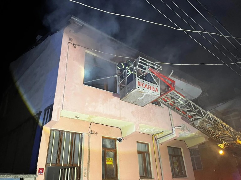 Kastamonu'da Evde Patlama Sonrası Yangın: 1 Kişi Yaralandı