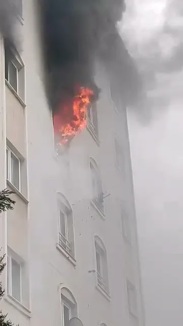 Bursa İnegöl'de 8 Katlı Binada Yangın Paniği
