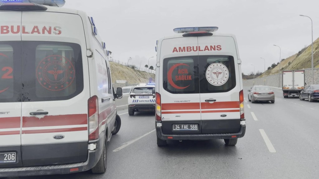 Arnavutköy'de Zincirleme Kaza: 6 Kişi Yaralandı
