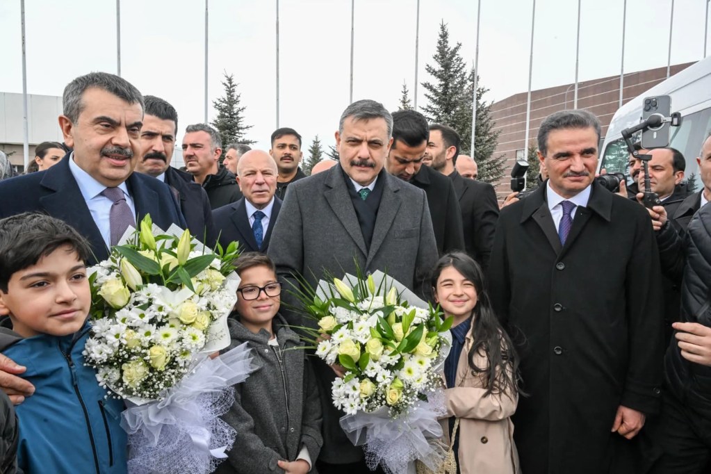 Bakan Tekin'den CHP'ye Tosun Paşa benzetmesi