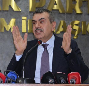 Milli Eğitim Bakanı CHP'yi Tosun Paşa Filmine Benzetti