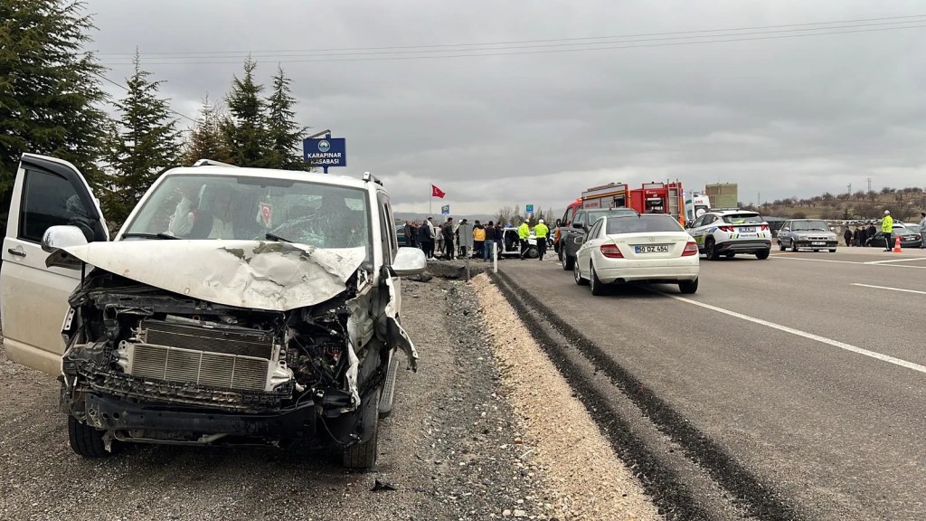 Nevşehir'de Zincirleme Kazada Baba ve Oğul Hayatını Kaybetti
