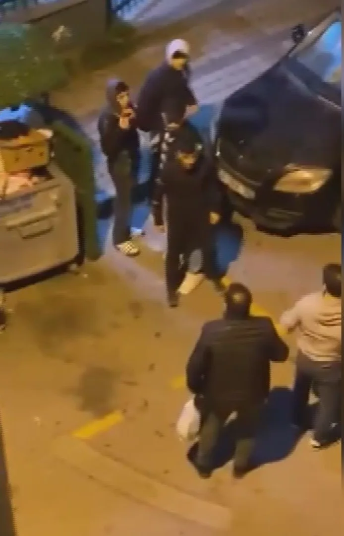 Bağcılar'da Saldırgan Grup Polisi Görünce Kaçtı