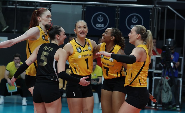 VakıfBank CEV Şampiyonlar Ligi'nde Final-Four'a Yükseldi