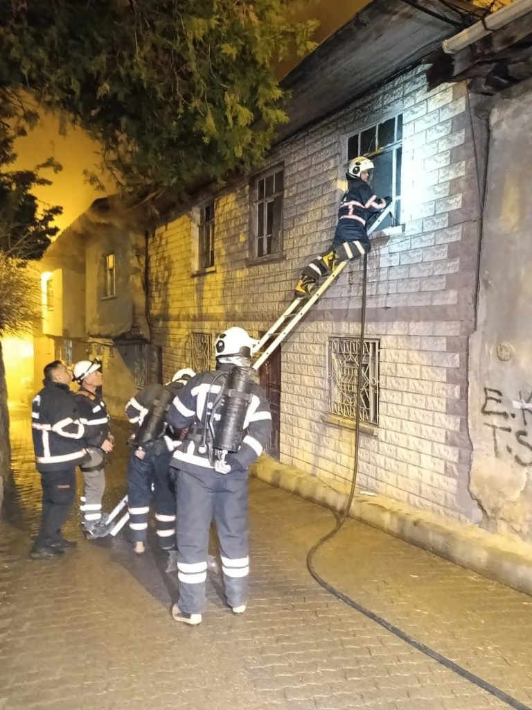Çankırı'da Yangın Faciası: İki Kişi Hayatını Kaybetti