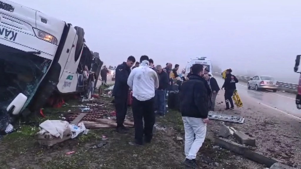 Adana'da Yolcu Otobüsü Kazası: Yaralılar Var