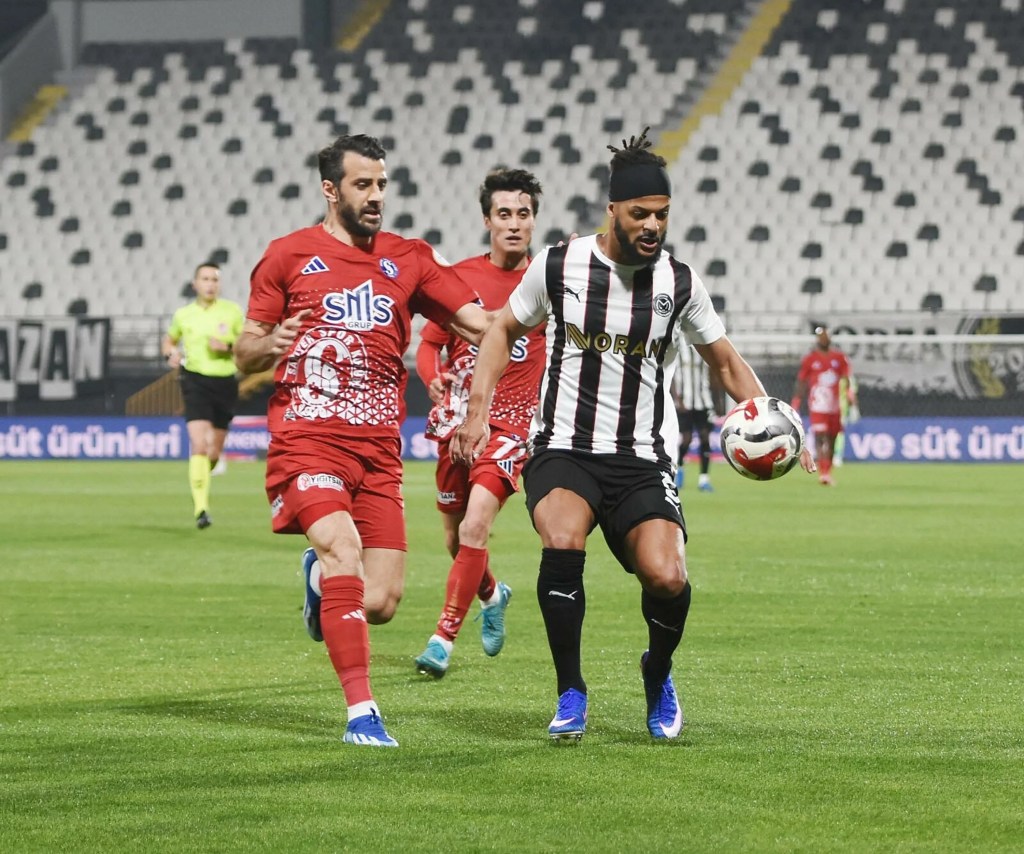 Manisa FK, Özbelsan Sivasspor'u Konuk Ediyor