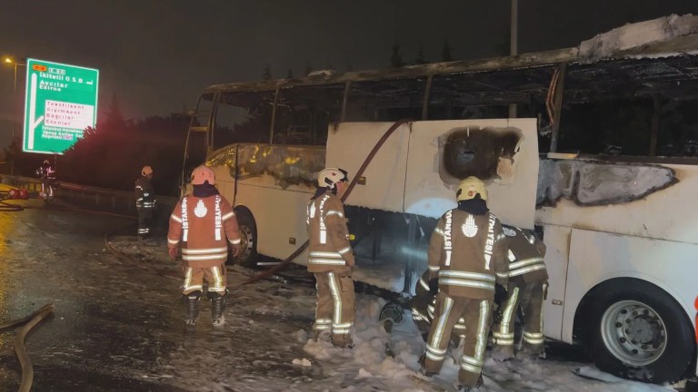 Esenler'de Seyir Halindeki Otobüs Yangını Korkuttu