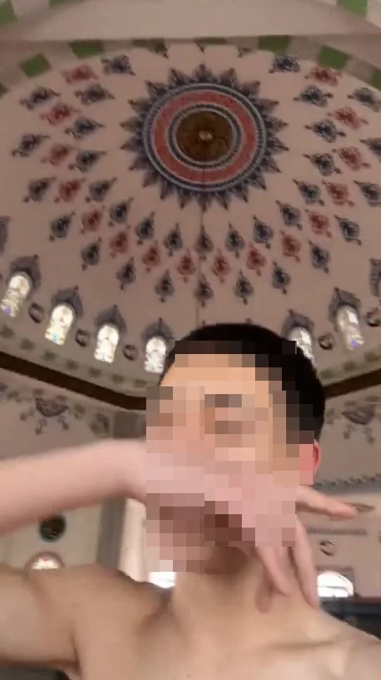 İnegöl'de Camide Çekilen Video Tepki Çekti