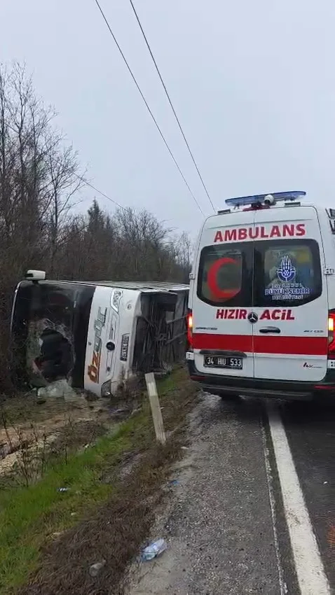 Çatalca'da Polis Midibüsü Devrildi: Üç Polis Yaralandı