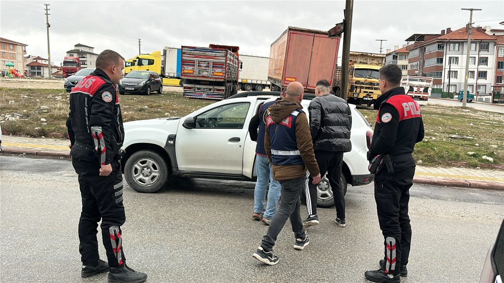Kütahya'da Mesire Alanında Silahlı Kavga: İki Yaralı