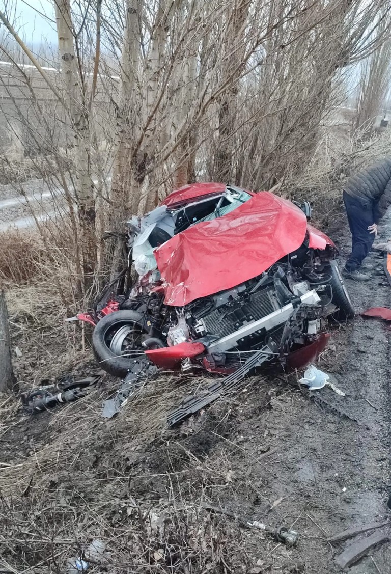 Erzurum'da Otomobil Şarampole Uçtu: 2 Ölü, 5 Yaralı