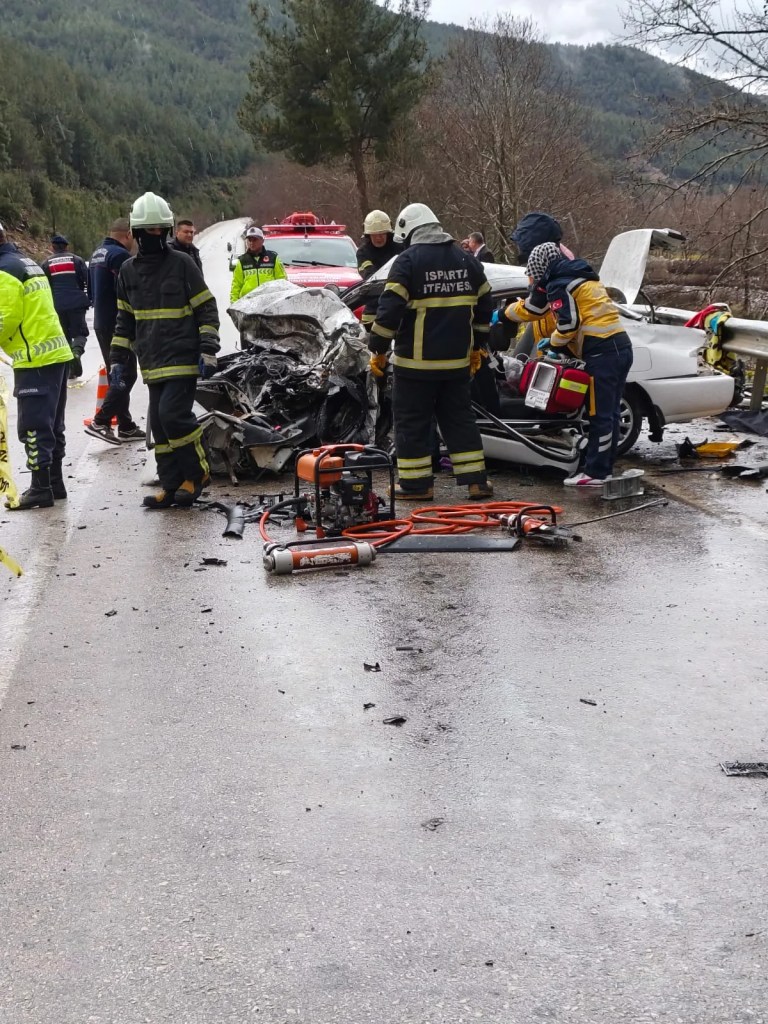 Isparta'da Nişanlı Çift Trafik Kazasında Hayatını Kaybetti