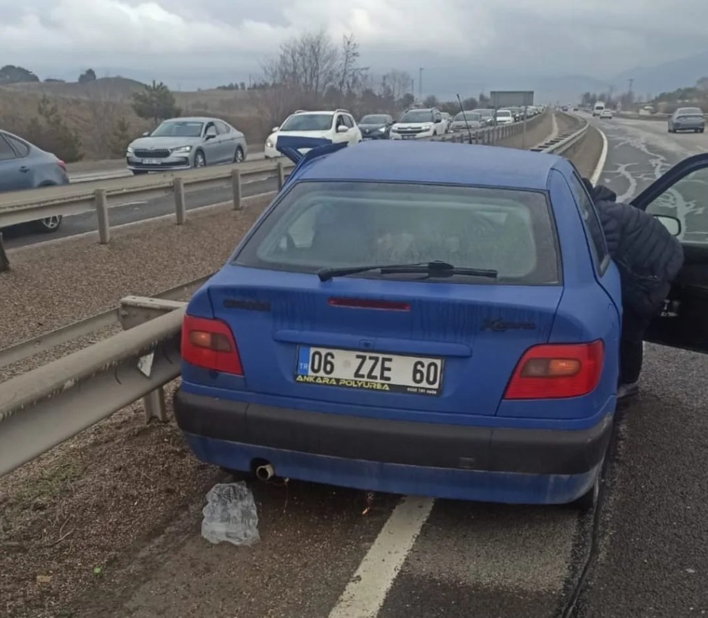 El Freni Unutulan Araç Kazaya Neden Oldu: 1 Ölü, 3 Yaralı