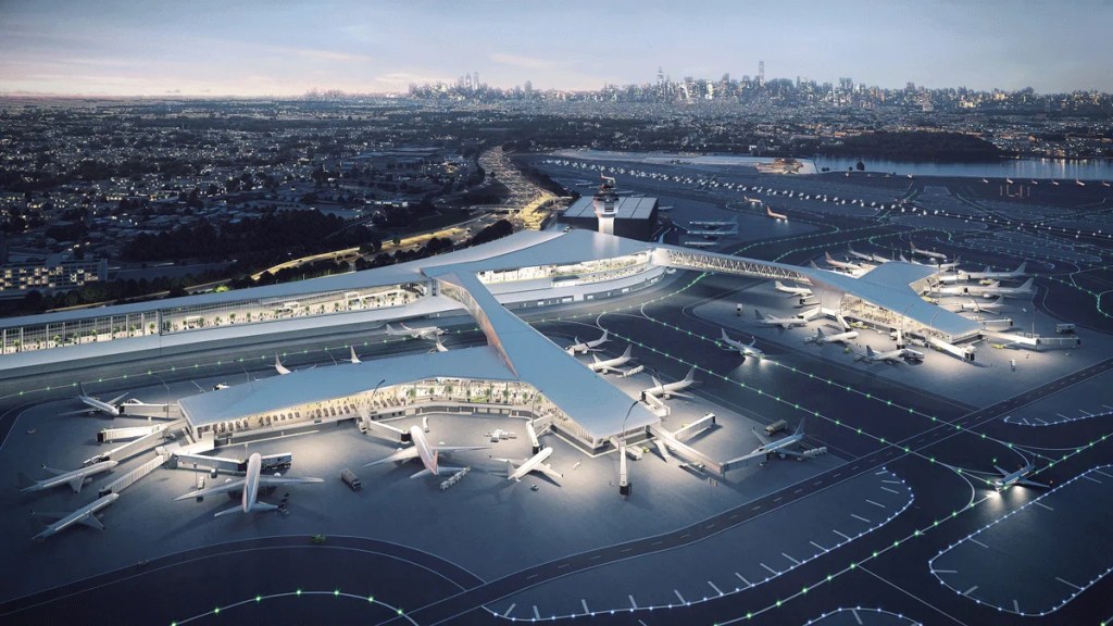New York'ta Uçak ve İtfaiye Aracı Çarpıştı