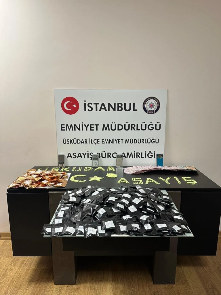 Üsküdar'da Uyuşturucu Operasyonu: İki Kişi Yakalandı