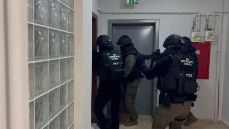 İstanbul'da DEAŞ'a Finans Sağlayan 9 Kişi Yakalandı