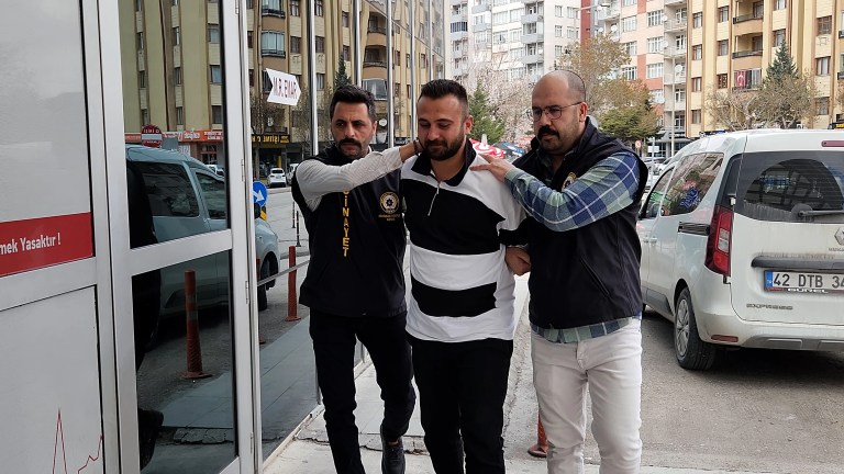Konya'da Baba Cinayeti: Oğul Kaçarken Yakalandı