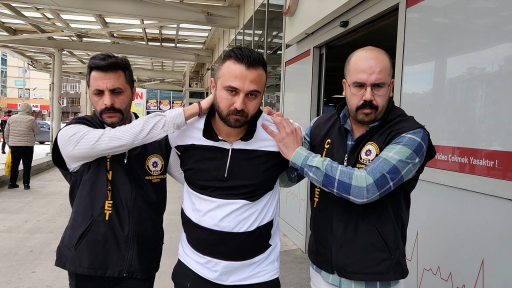 Konya'da Baba Cinayeti: Oğul Kaçarken Yakalandı