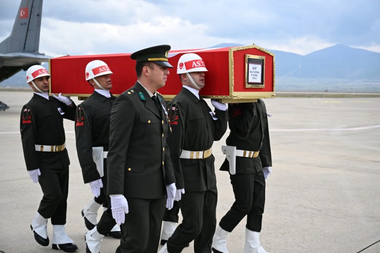 Şehit Binbaşı Sinan Taştekin Isparta'da Son Yolculuğuna Uğurlanıyor