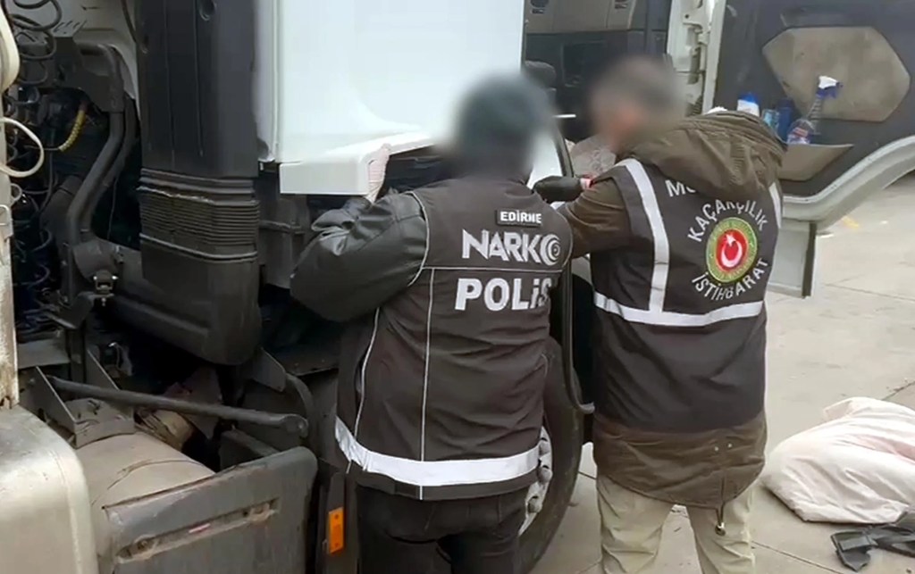 Edirne'de TIR'da 53 Kilo Skunk Ele Geçirildi