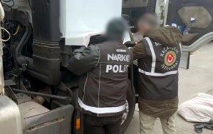 Edirne'de TIR'da 53 Kilo Skunk Ele Geçirildi