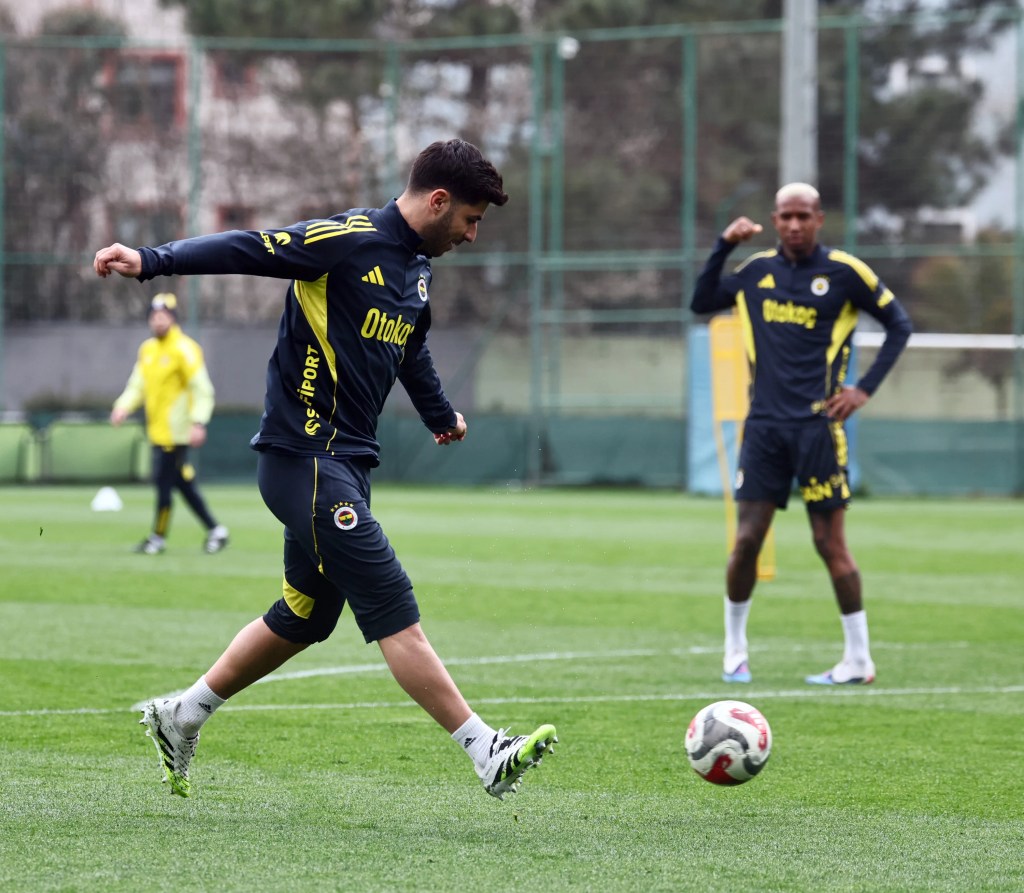 Fenerbahçe Beşiktaş Derbisine Hazırlanıyor
