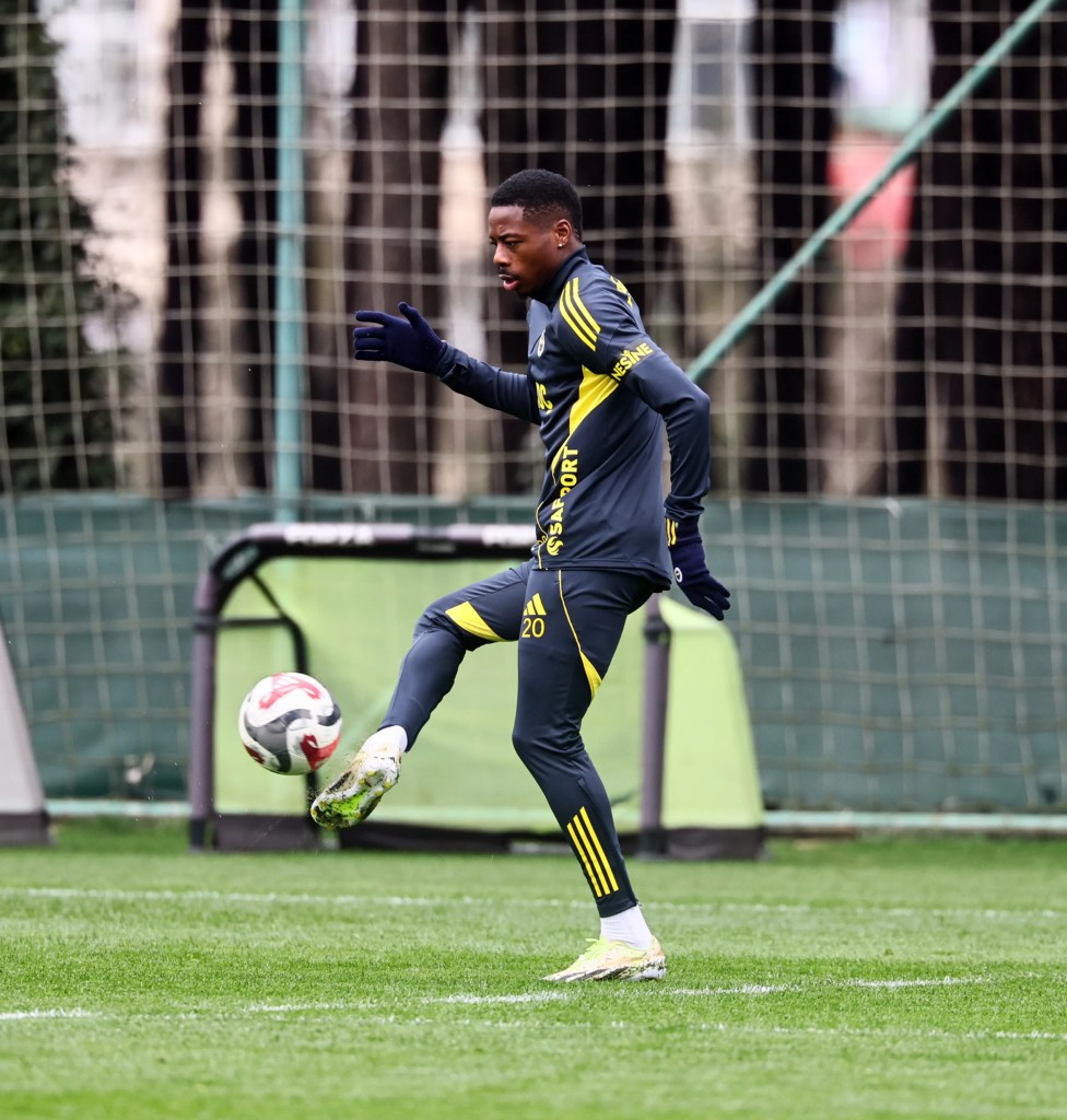 Fenerbahçe Beşiktaş Derbisine Hazırlanıyor