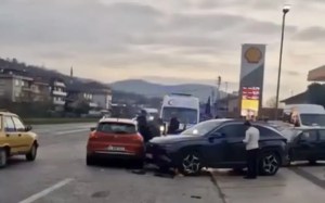 Bartın'da Üç Araçlı Kaza Güvenlik Kamerasında