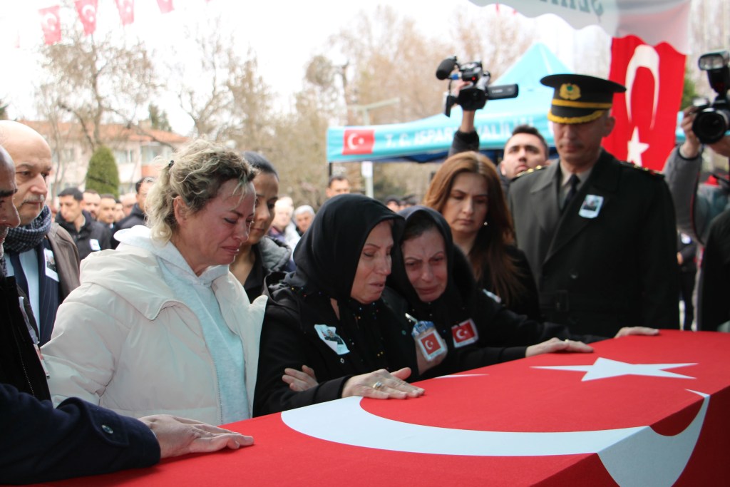 Şehit Binbaşı Sinan Taştekin Isparta'da Son Yolculuğuna Uğurlandı