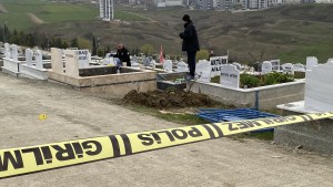 Mezarlıkta Cenaze Töreninde Silahlı Saldırı