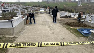 Mezarlıkta Cenaze Töreninde Silahlı Saldırı