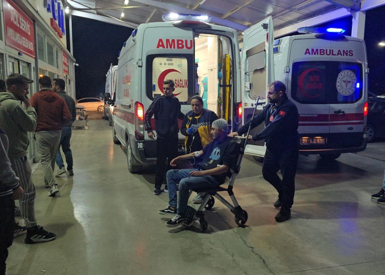 Adana Kozan'da Bıçaklı Kavga: İki Kişi Yaralandı