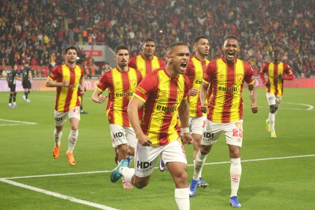 Göztepe'nin Yoğun Maç Trafiği Başlıyor