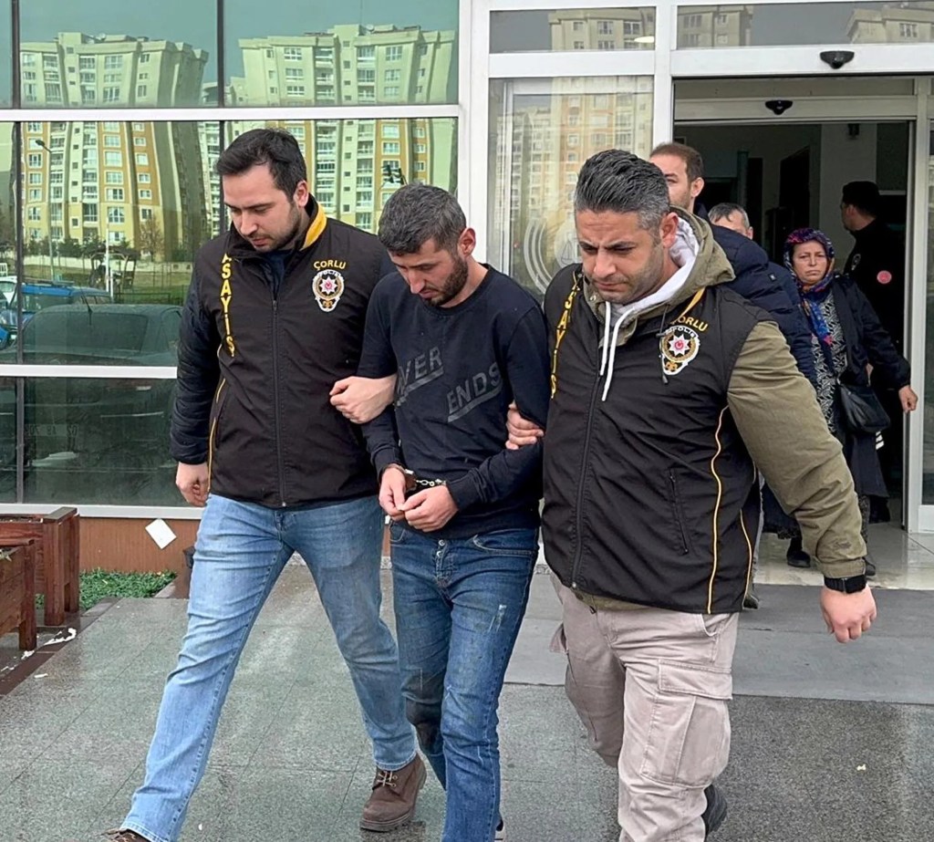 Eşini Yaralayıp Yanındaki Erkeği Öldüren Sanığa 16 Yıl Hapis