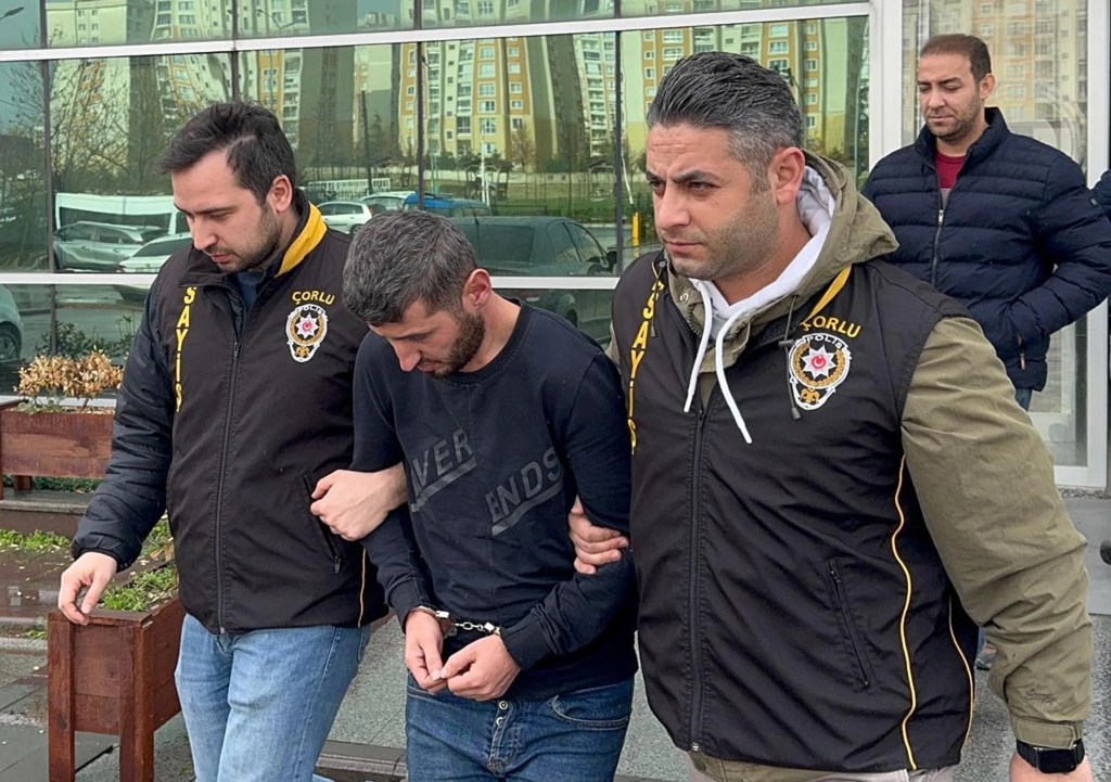 Eşini Yaralayıp Yanındaki Erkeği Öldüren Sanığa 16 Yıl Hapis