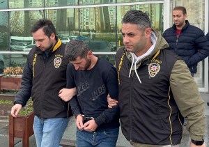 Eşini Yaralayıp Yanındaki Erkeği Öldüren Sanığa 16 Yıl Hapis