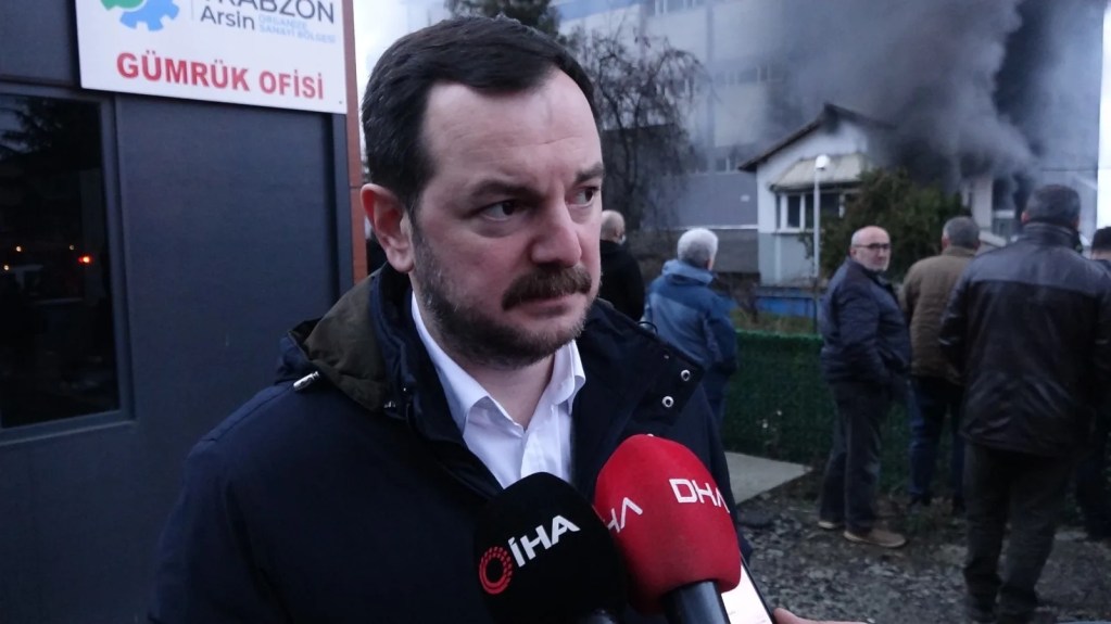Trabzon'da Fındık Fabrikasında Yangın Devam Ediyor