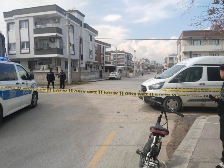 Mersin'de Eşinin Bıçakladığı Kadın Yoğun Bakımda