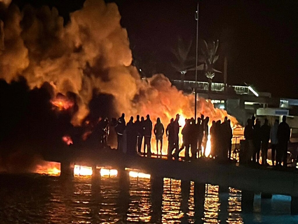 Bodrum'da Marina Yangını: 7 Motoryat Battı