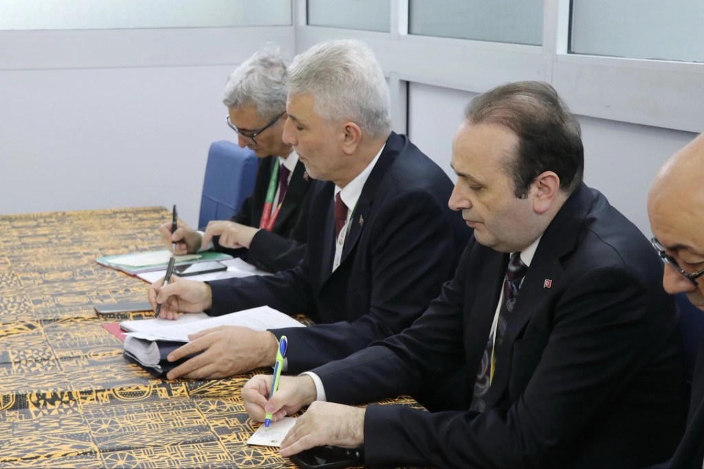 Bakan Bolat ve Koreli Mevkidaşı Ekonomik İlişkileri Görüştü