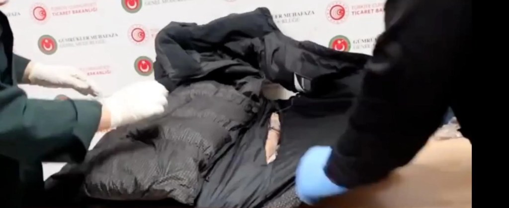 Kapıkule'de Yolcu Montlarında Uyuşturucu Yakalandı