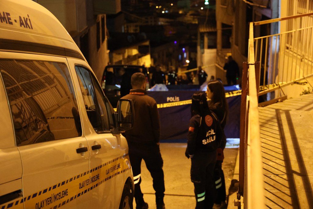 İzmir'de Eski Eşini Öldüren Adam İntihar Etti