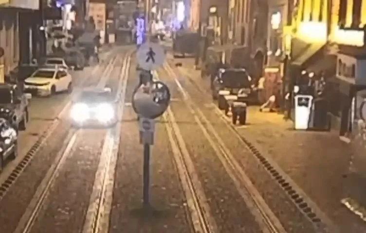 İzmit'te Eğlence Mekanına Silahlı Saldırı: 3 Kişi Hayatını Kaybetti