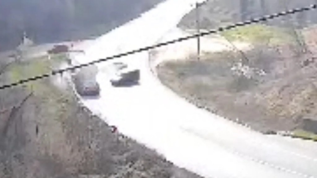 Akyazı'da Tanker Kazası: Üç Kişi Yaralandı