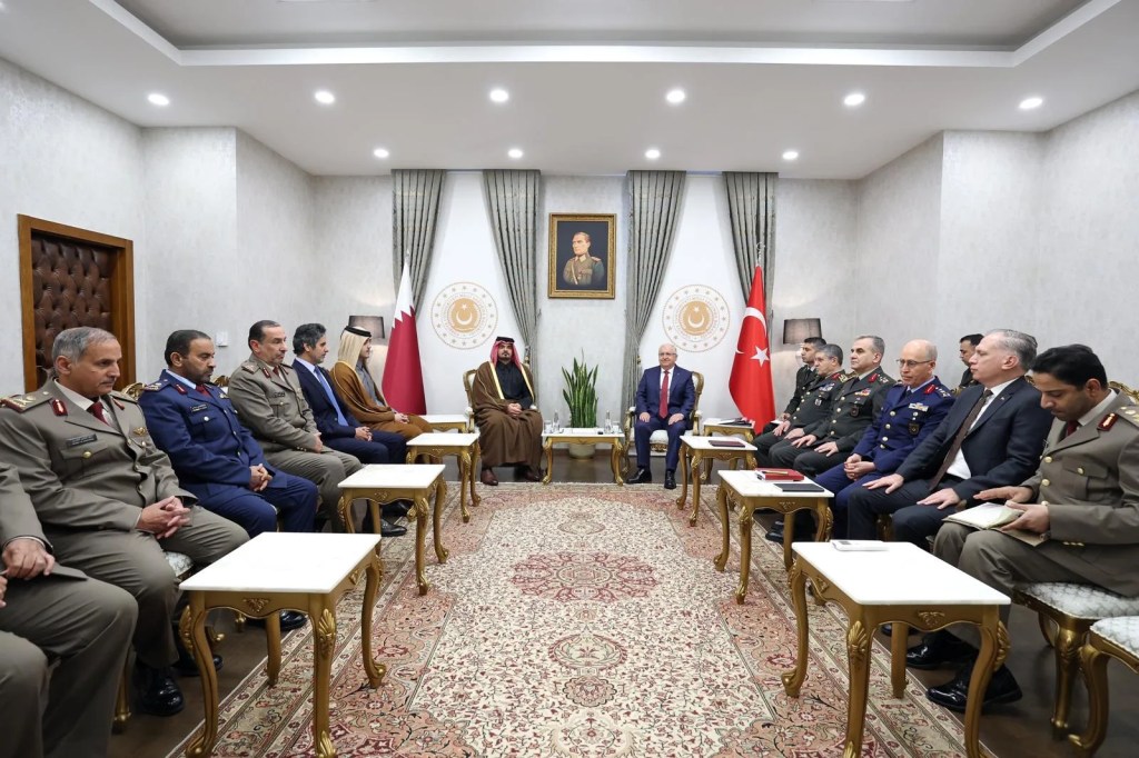 Bakan Güler, Katar Emiri'nin Kardeşlerini Ağırladı