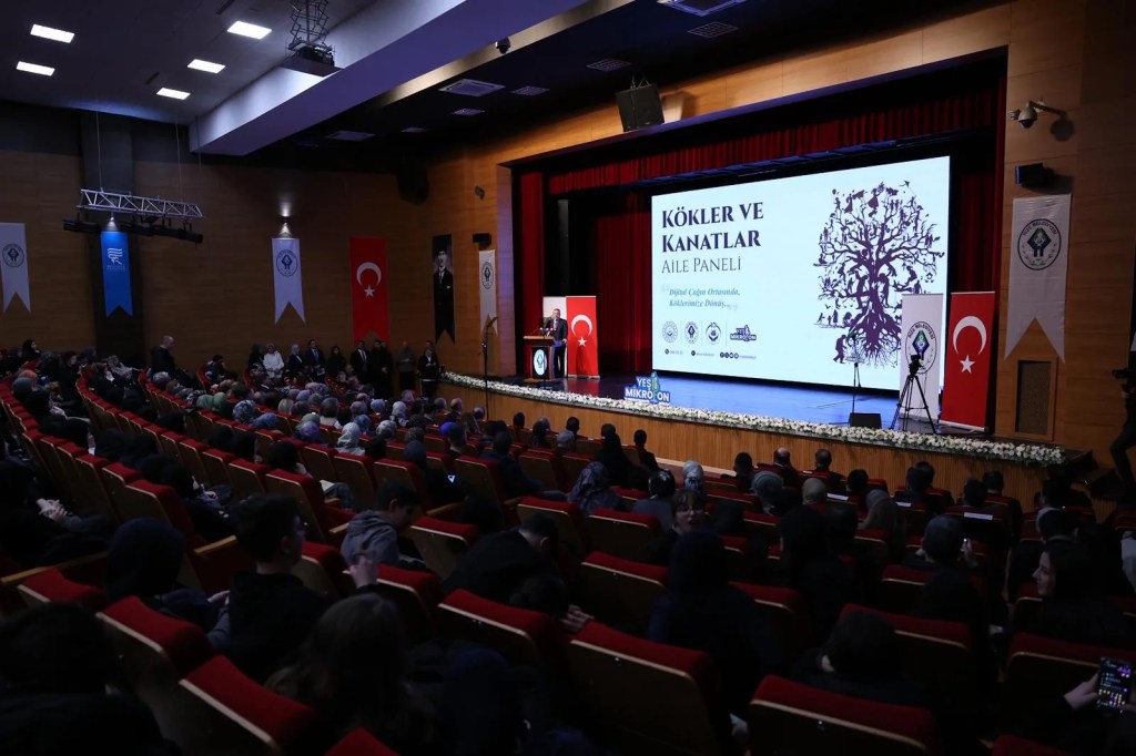 Bakan Göktaş: Aile, Dünyayı Tanımanın İlk Adımıdır