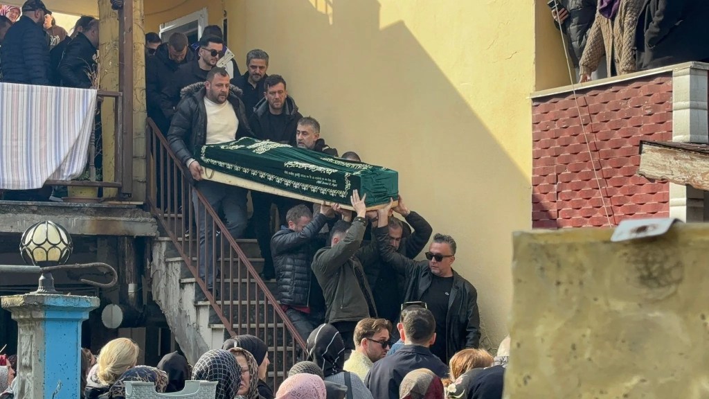 İzmit'te Eğlence Mekanına Saldırı: 3 Kişi Hayatını Kaybetti