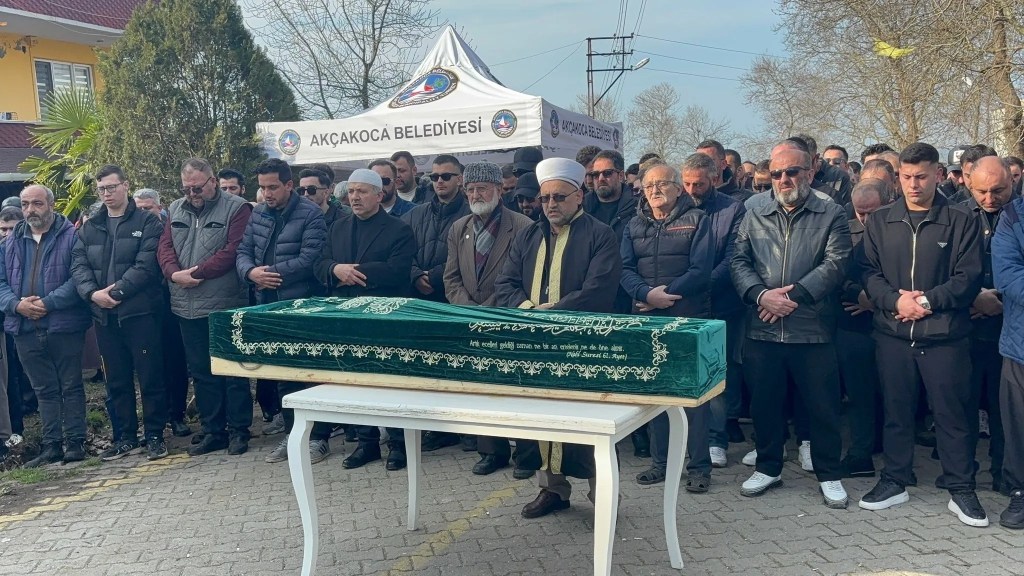 İzmit'te Eğlence Mekanına Saldırı: 3 Kişi Hayatını Kaybetti