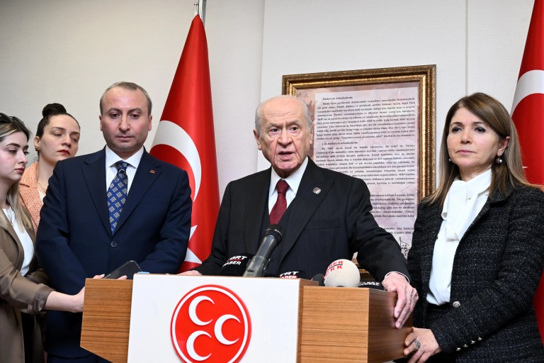 Bahçeli: İzzet Yönter'in İstifası Küskünlüğe Dayalı Değil